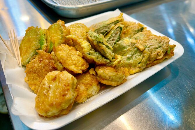 Mangwon Market Food tour By Locals; Cheap Eats to Fancy Feast - Stop 2 at Hangang Park: the fried chicken payoff, weather permitting