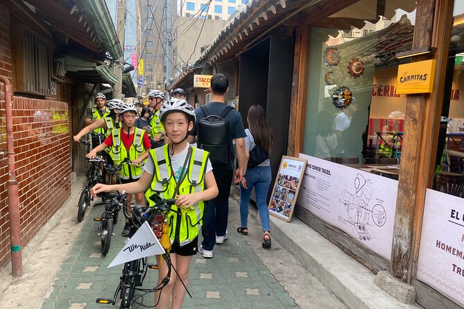Market Food Tour & Evening E-bike Ride in Seoul - Sewoon Arcade and the 70s design-to-now storyline
