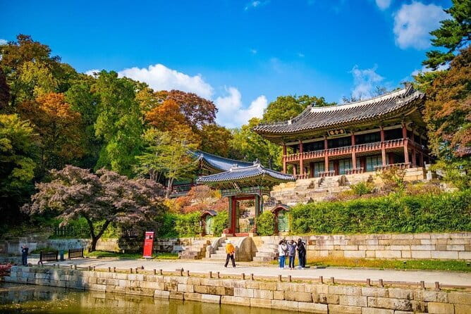 Max Out Seoul: Must Visit City Highlights Panoramic Day Tour - Gyeongbokgung Palace Guard Changing Ceremony: A Joseon-Era Reenactment Moment