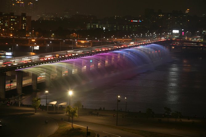 Moonlight Rainbow Fountain Show Night Tour in Seoul - Deoksugung Palace After Dark: A Palace You See Differently at Night