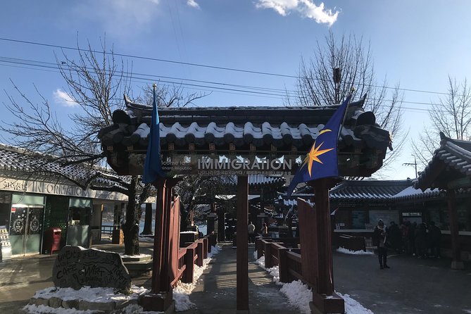 Nami Island & Garden of Morning Calm & Gangchon Railbike Tour - Stop 1: Garden of Morning Calm and its 10,000-light winter glow