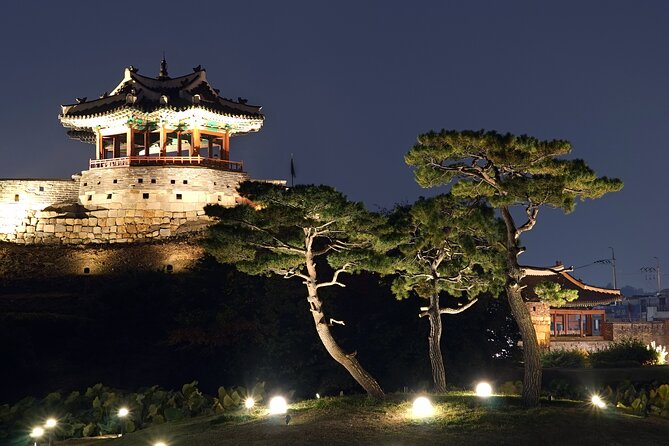 Night View Tour to Suwon Hwaseong Fortress from Seoul - Hwaseong Haenggung Palace: a seasonal stop you should plan around
