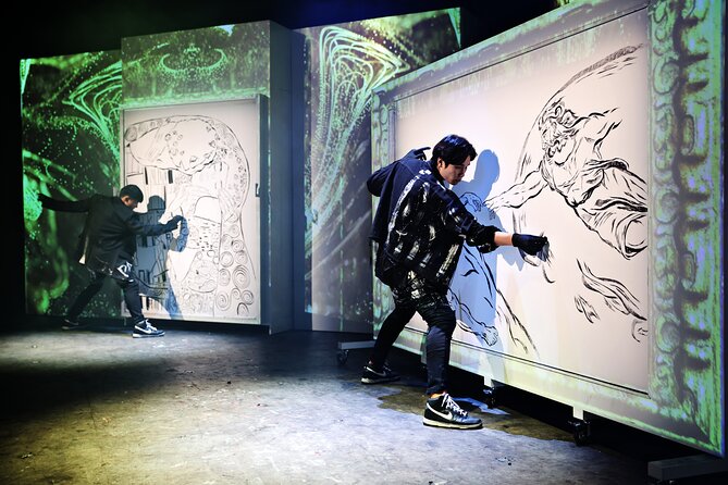 Painters Show in Gwanghwamun Theater (nearby Seodaemun station) - How live drawing and 3D visuals work together