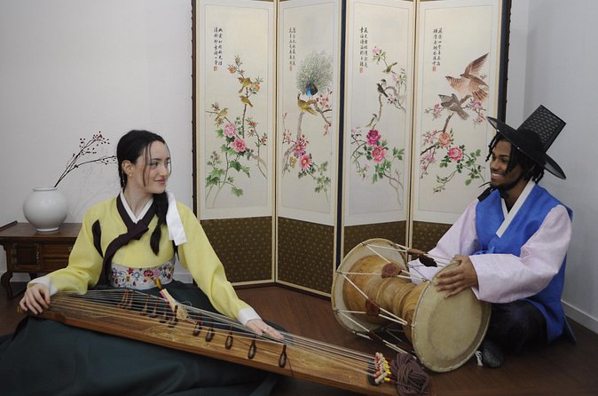 Play Gayageum in Hanbok Cultural Experience in Bukchon - Who this gayageum lesson is best for