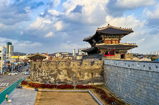 Private Day Trip to Korean Folk Village and Hwaseong Fortress - Banghwasuryujeong Pavilion (Dongbukgakru): Fortress Views Done Right