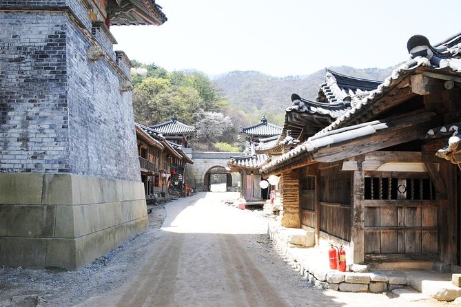 Private day trip to Korean Folk Village & Dae Jang Geum Park - Private pickup and drop-off: the easiest way to escape Seoul traffic