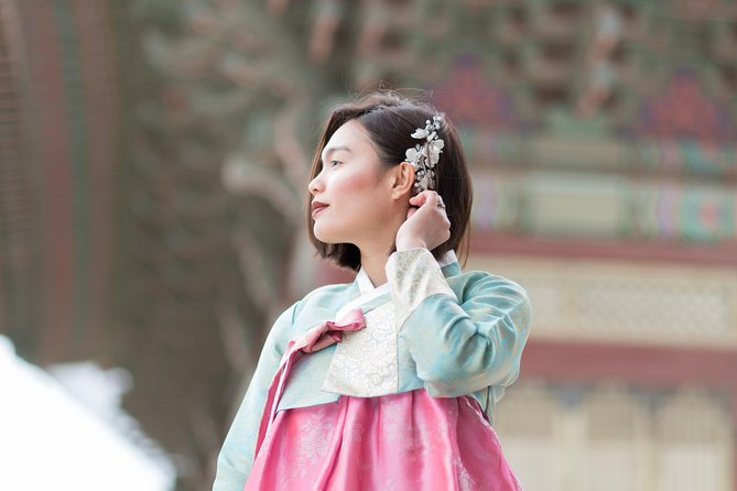 Private Palace Photo Shoot in Seoul with a Photographer - Photo package reality check: originals vs edited picks