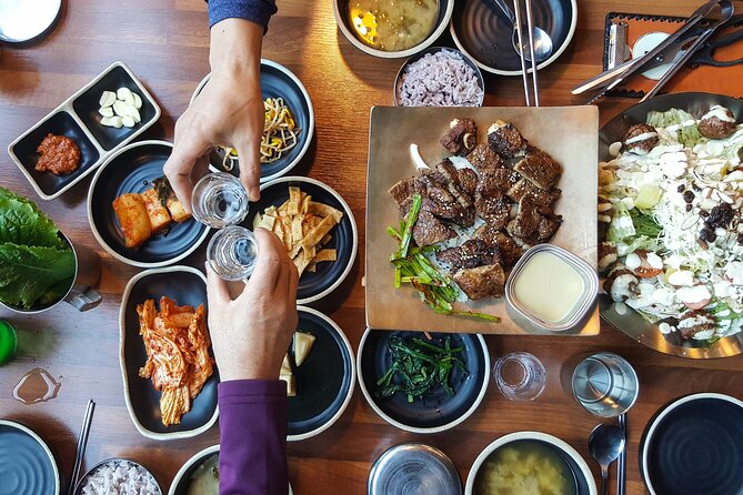 Private tour guide service in Seoul, Korea - Namdaemun Market: one of Seoul’s oldest markets, with a smart shopping route