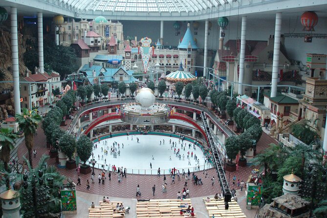 Private tour Lotte World,Tower,Aquarium(All Tickets are included) - Lotte World Aquarium: Five Oceans, 55,000 Marine Life, and an 85m Tunnel