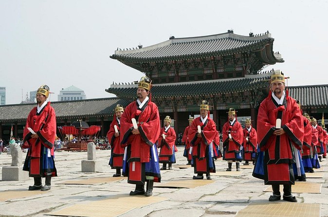 Private Unesco Tour in Seoul with Guide - Seolleung & Jeongneung royal tombs in Gangnam
