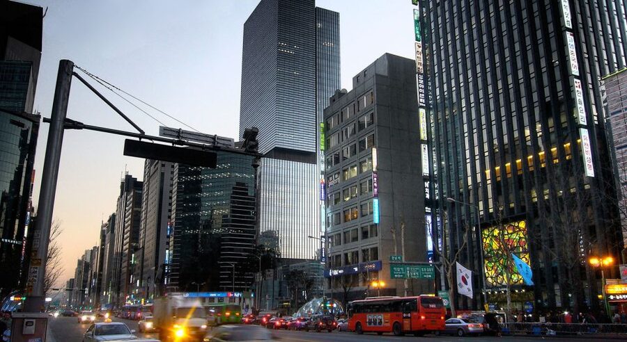 Seoul: 4-Hour Gangnam Walking Tour With Customized Itinerary - Building your customized itinerary: hanbok, Squid Game dalonga, and K-drama routes