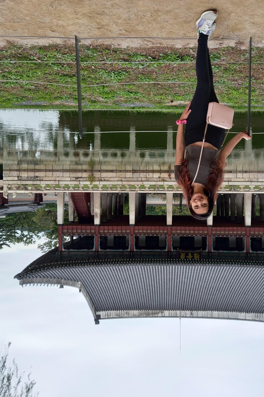 Seoul: 4-Hour Guided Tour to Palace, Bukchon, Jogyesa Temple - Bukchon Hanok Village: About 1,000 Hanoks With a Modern Skyline