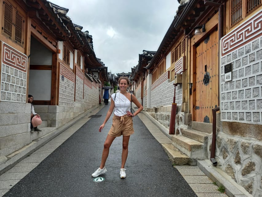 Seoul: 4-Hour Guided Tour to Palace, Bukchon, Jogyesa Temple - Insadong + Jogyesa Temple: Korean Buddhism in the Middle of the City