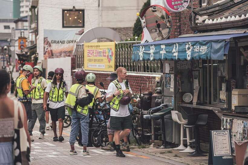 Seoul: Afternoon Ebike tour and "Happy Hour" food and drinks - What You Eat and Drink: Chi-maek, Jeon, and Makgeolli
