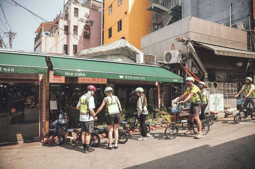 Seoul: Afternoon Ebike tour and "Happy Hour" food and drinks - Meeting at Le Meiller Jongno Town and Getting Rolling