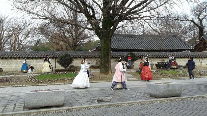 Seoul: Autumn Foliage - Mt. Naejang + Jeonju Hanok Village - Walking time, shoes, and who this tour suits