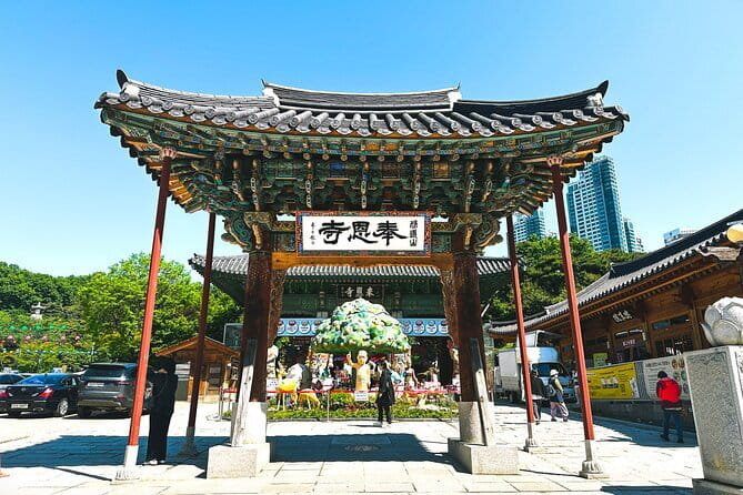 Seoul Beauty & Beyond Tour - COEX Artium at COEX Center: culture in a shopping-world setting