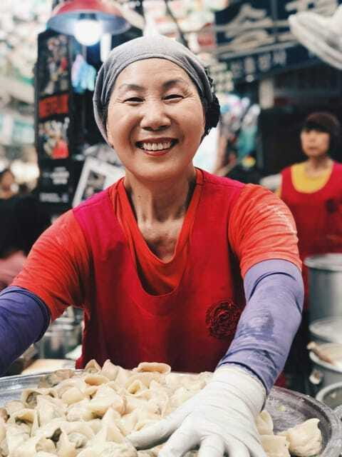 Seoul : Best of Seoul Private Walking Tour - Bukchon Hanok Village (45 minutes): hanoks and street-level history
