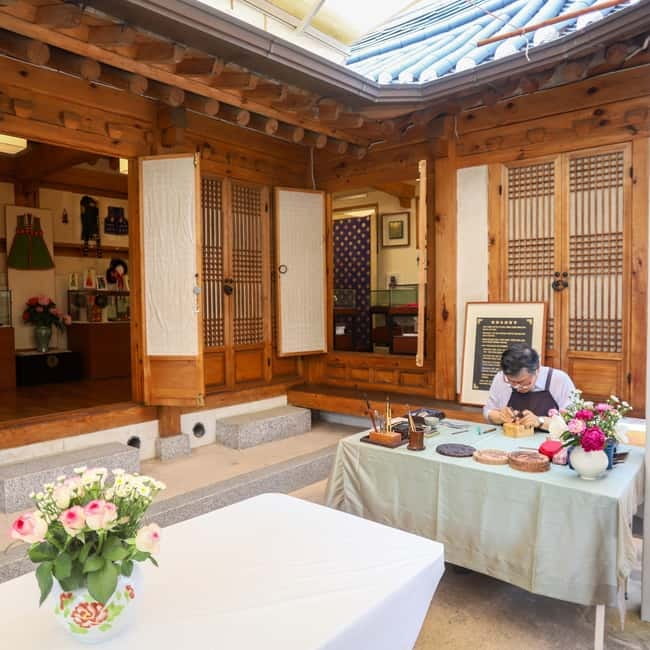 Seoul: Bukchon Hanok Village Walking Tour - Key things that make this tour worth your time