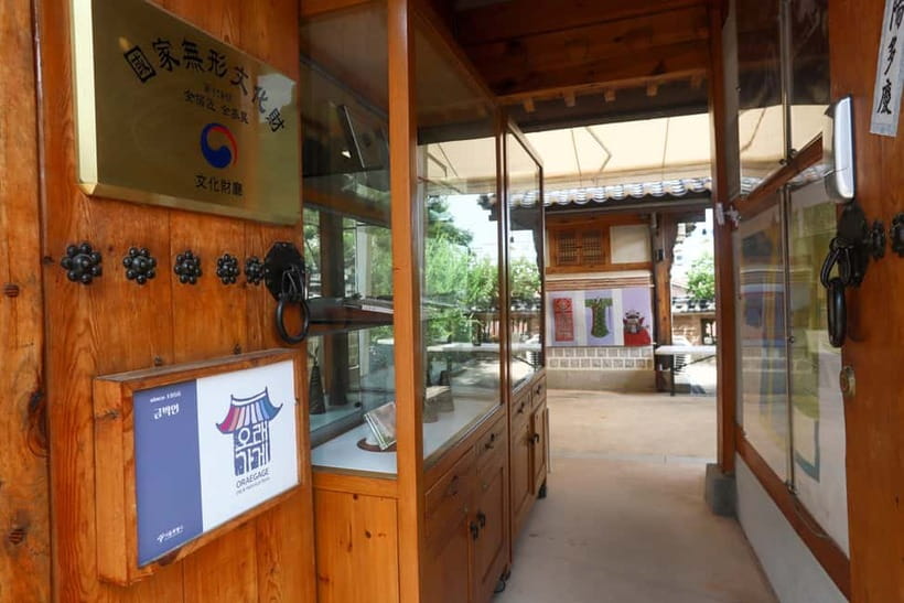 Seoul: Bukchon Hanok Village Walking Tour - Should you book this Seoul Bukchon Hanok Village Walking Tour?