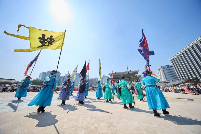 Seoul: Bukchon Village, Gyeongbokgung, Gwangjang Market - Starting in Myeongdong: where the half-day tour begins