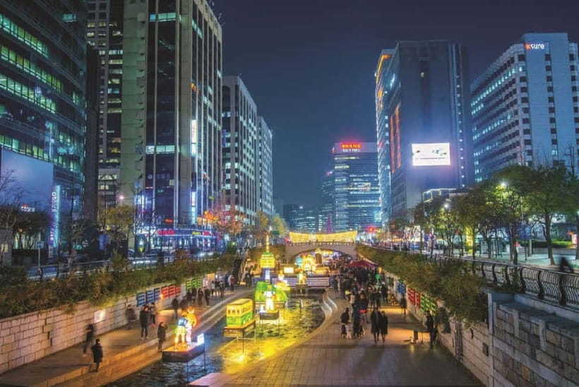 Seoul: Changgyeonggung & Gwangjang Market & Naksan Park - Naksan Park: a calm walk with big photo payoff