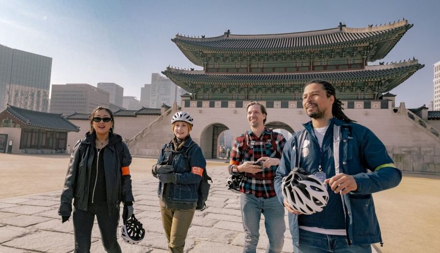 Seoul: City Highlights eBike Tour - Cheonggyecheon River to Gwanghwamun: your fast Seoul compass