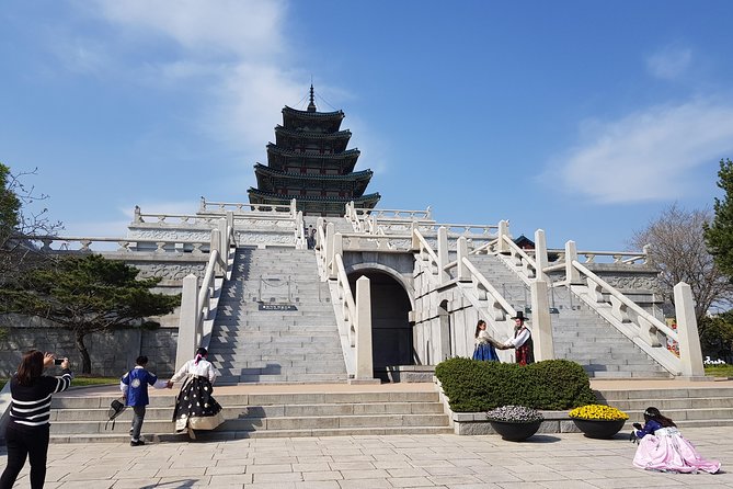 Seoul City Sightseeing Tour Including Gyeongbokgung Palace, N Seoul Tower, and Namsangol Hanok Village - Insadong Lunch and Stroll: Where the Day Becomes Local-Feeling