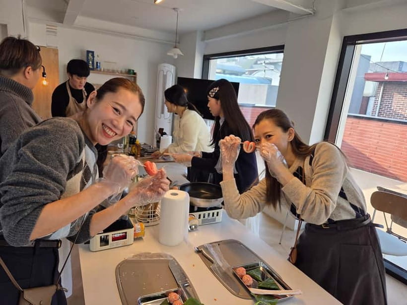 Seoul: Cooking Class and Tour with Michelin-Trained Chef - Chef Conversation and Networking: Learn, Then Talk