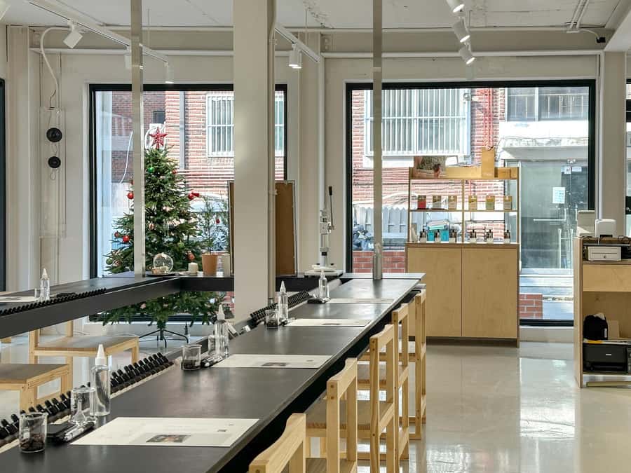 Seoul: Create Your Own Natural Perfume with a Perfumer - Inside the Workshop: How You Actually Build a Bespoke Scent