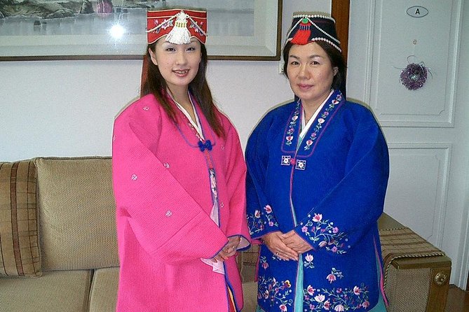 Seoul Cultural Tour - Kimchi Making, Gyeongbok palace with Hanbok - Insadong: Where Tradition Gets a Street-Level Feel