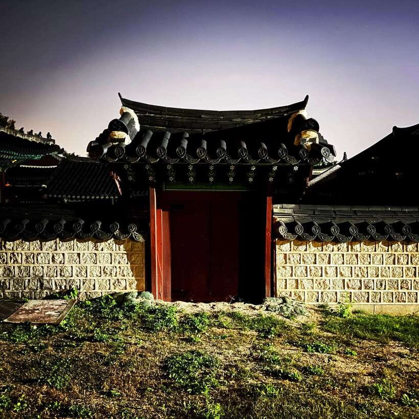 Seoul: Dark Side of the City and Ghost Stories Walking Tour - Why This Haunted Walking Tour Feels Like Seoul, Not a Theme Park
