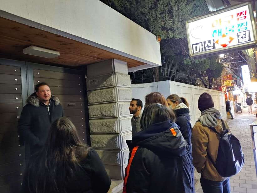 Seoul: Dark Side of the City and Ghost Stories Walking Tour - Royal Palaces at Night: When the Past Shows Up in Place Names