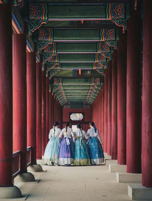 Seoul Day Tour: Gyeongbok Palace, Bukchon, Gwangjang Market - Naksan Park at night: fortress walls and a photo-friendly timetable