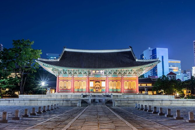 Seoul: Deoksugung Palace Night Tour - The stone wall moment: don’t rush it