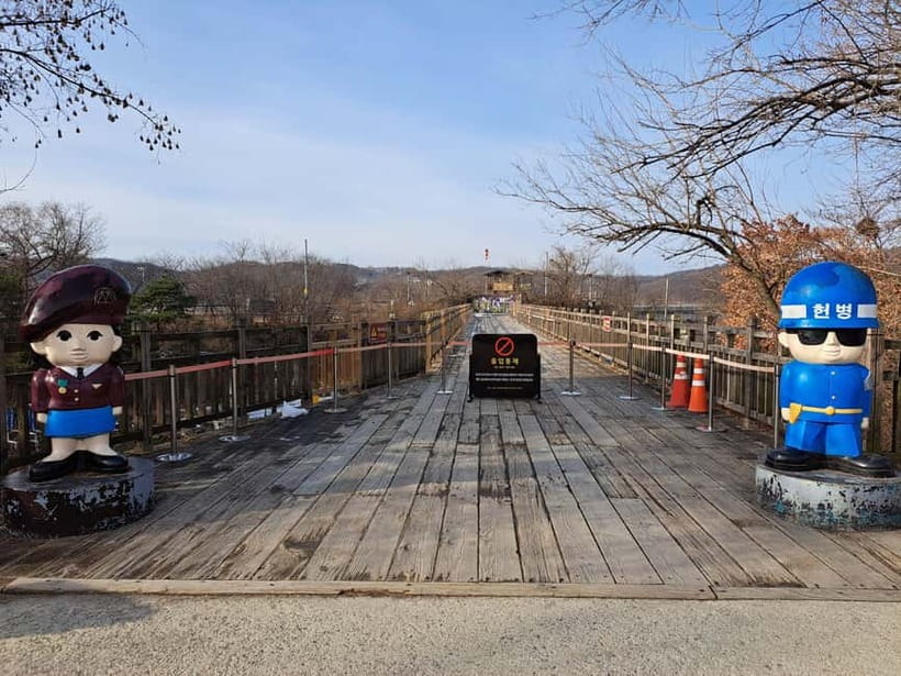Seoul: DMZ Guided Tour with Suspension Bridge and Gondola - The Visitor Center and Dora Observatory: Clear-Day Payoff