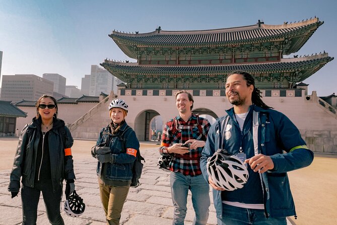 Seoul E-bike Tour - Gyeongbokgung Palace area: the gate moment you’ll remember