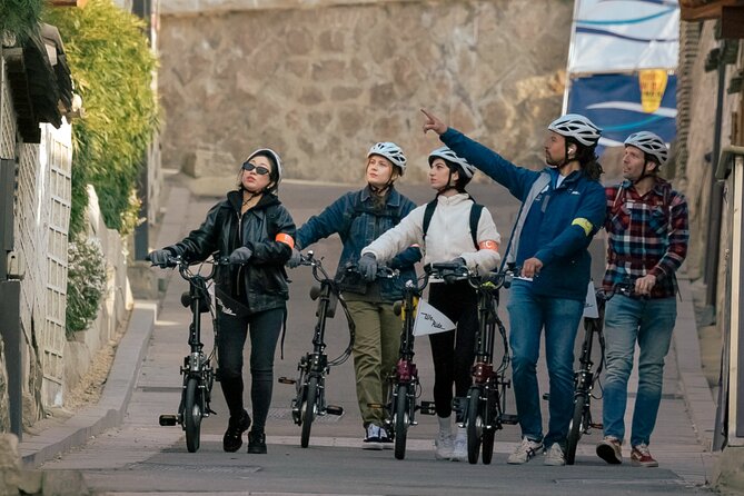 Seoul E-bike Tour - Seochon and the city walls: a little history with a hill-friendly pace