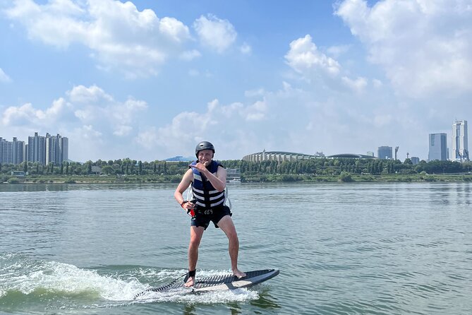 Seoul : Efoil & Windsurf Experiences in Han River - Getting started at the Koa meeting point: gear, lockers, and a fast safety baseline