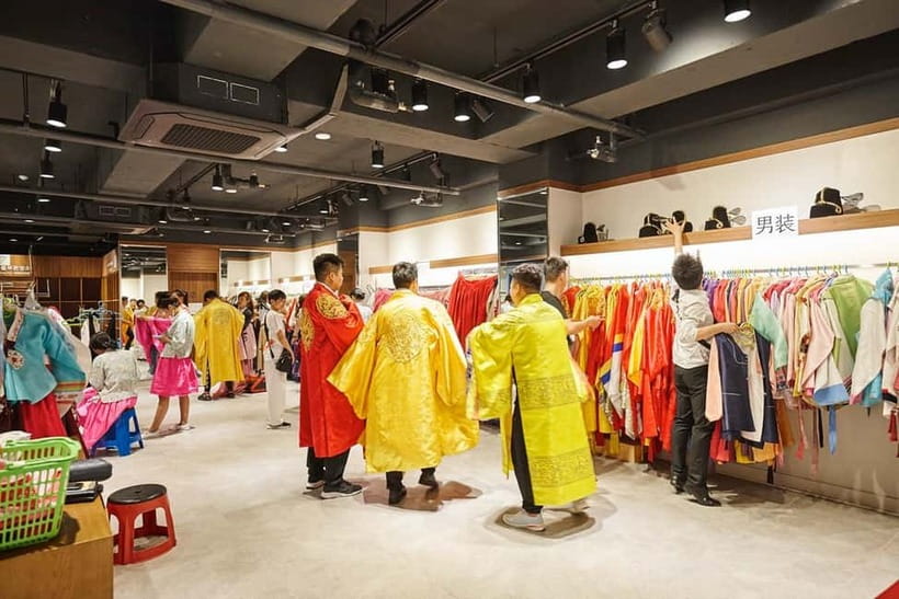 Seoul: Eobi+Nami+Hanbok(+RailBike or Strawberry Options)Tour - Hanbok Center: the real souvenir is doing it yourself