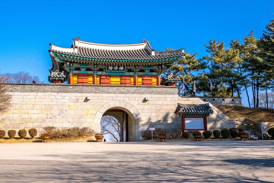 Seoul: Ganghwa Island UNESCO World Heritage Private Tour - Palaces and power sites: Goryeo-gung and Yongheung-gung