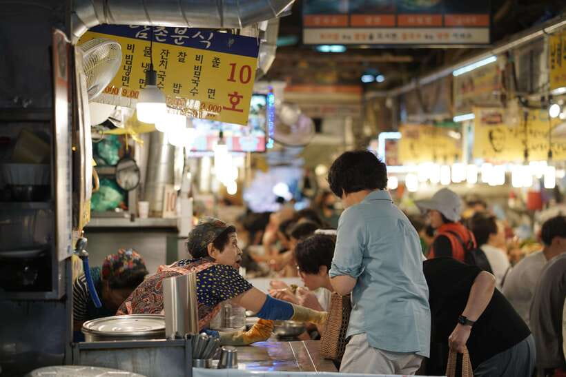 Seoul: Guided Street Food Tour at Namdaemun Market - Namdaemun in 90 Minutes: What This Tour Is Really For