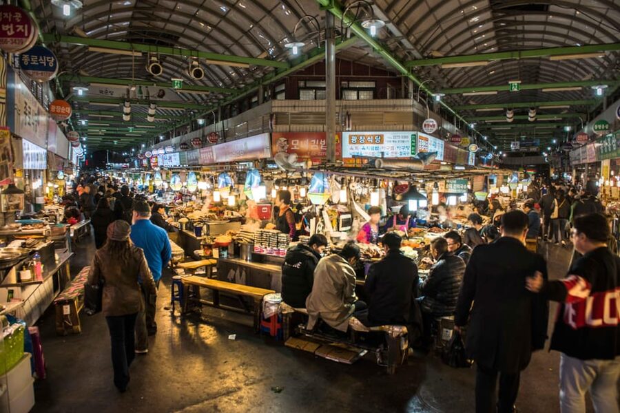 Seoul Gwangjang Market Foody Walking Tour - Key things you’ll notice right away
