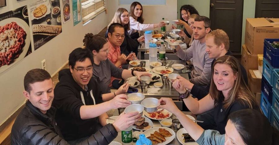 Seoul: Gwangjang Market Netflix Food Tour - Ikseon-dong hanok lanes: narrow alleys, traditional homes, and modern cafes