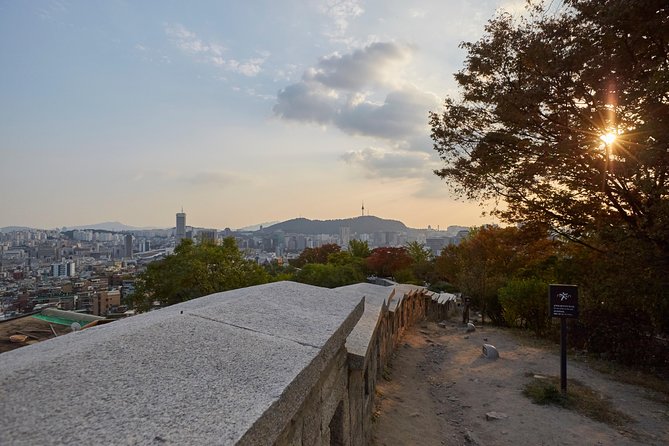 Seoul: Gyeongbok Palace, Bukchon Village, and Gwangjang Tour - Gwangjang Market finish: where the day ends and your stomach takes over