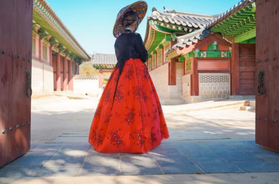 Seoul: Gyeongbokgung / Hanok Village / N Seoul Tower - Gyeongbokgung Palace and Hanbok: More Than a Photo Stop