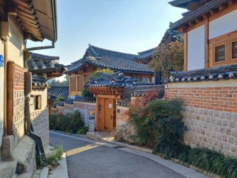 Seoul: Gyeongbokgung, Lotte Tower & Gangnam Trendy Day Tour - COEX Mall and Starfield Library: Where Design Meets Photo Planning
