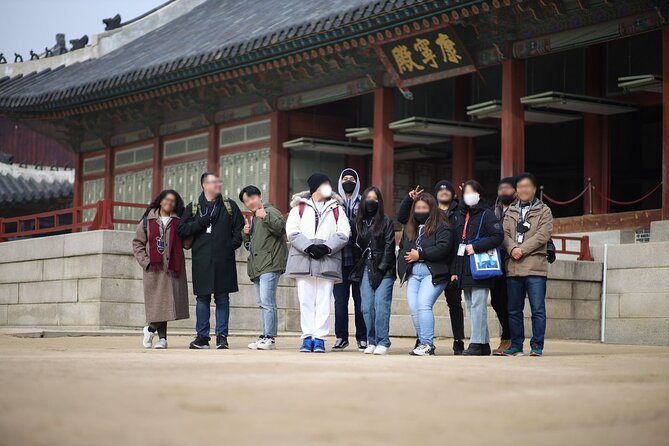 Seoul: Gyeongbokgung Palace Half Day Tour - Gyeonghoiru Finish: The Raised Pavilion and Man-Made Lake Moment