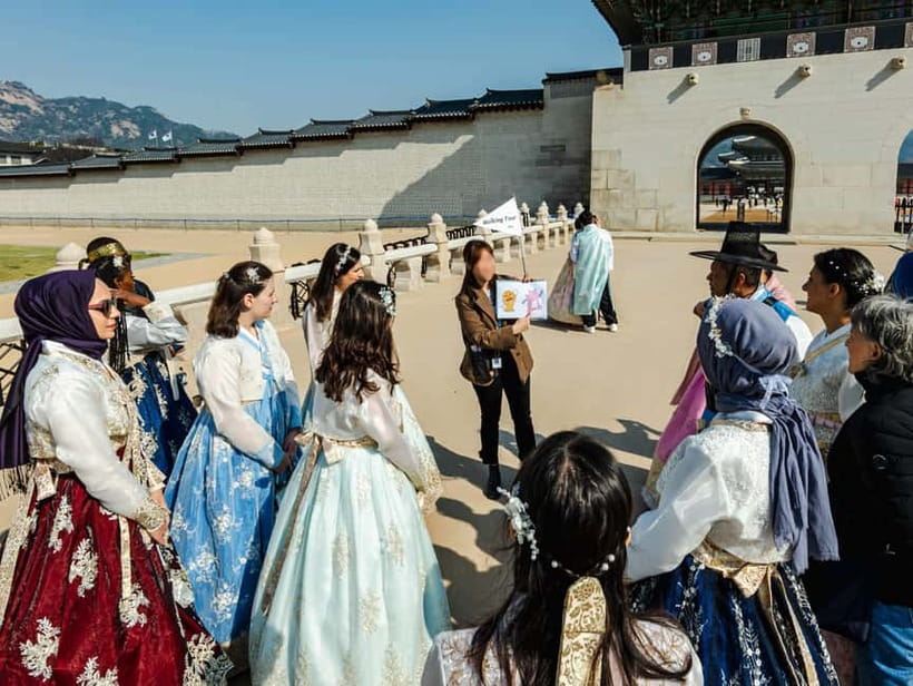 Seoul Half-Day City Highlight, Palace Tour with Hanbok - Bukchon Hanok Village: Narrow Lanes, Big Atmosphere
