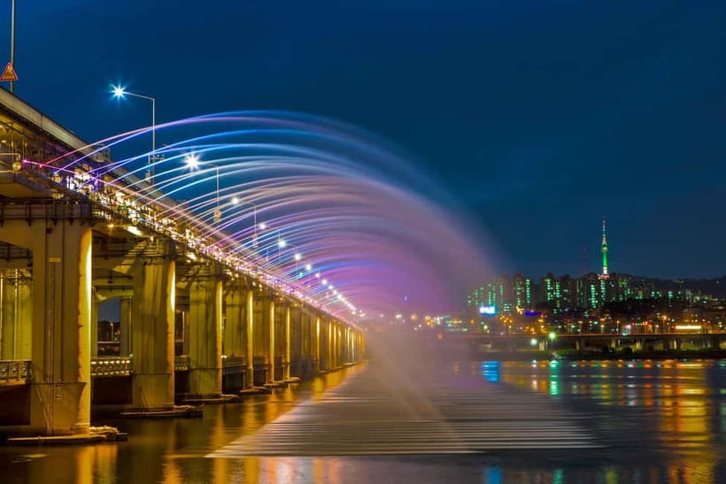 Seoul: Han River Sunset Bike Tour with Rainbow Fountain Show - Crossing Jamsu Bridge: the nightscape shift you’ll actually notice